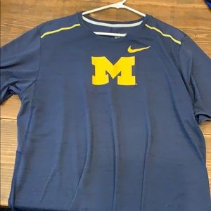 Men’s XL Michigan players drift short sleeve shirt